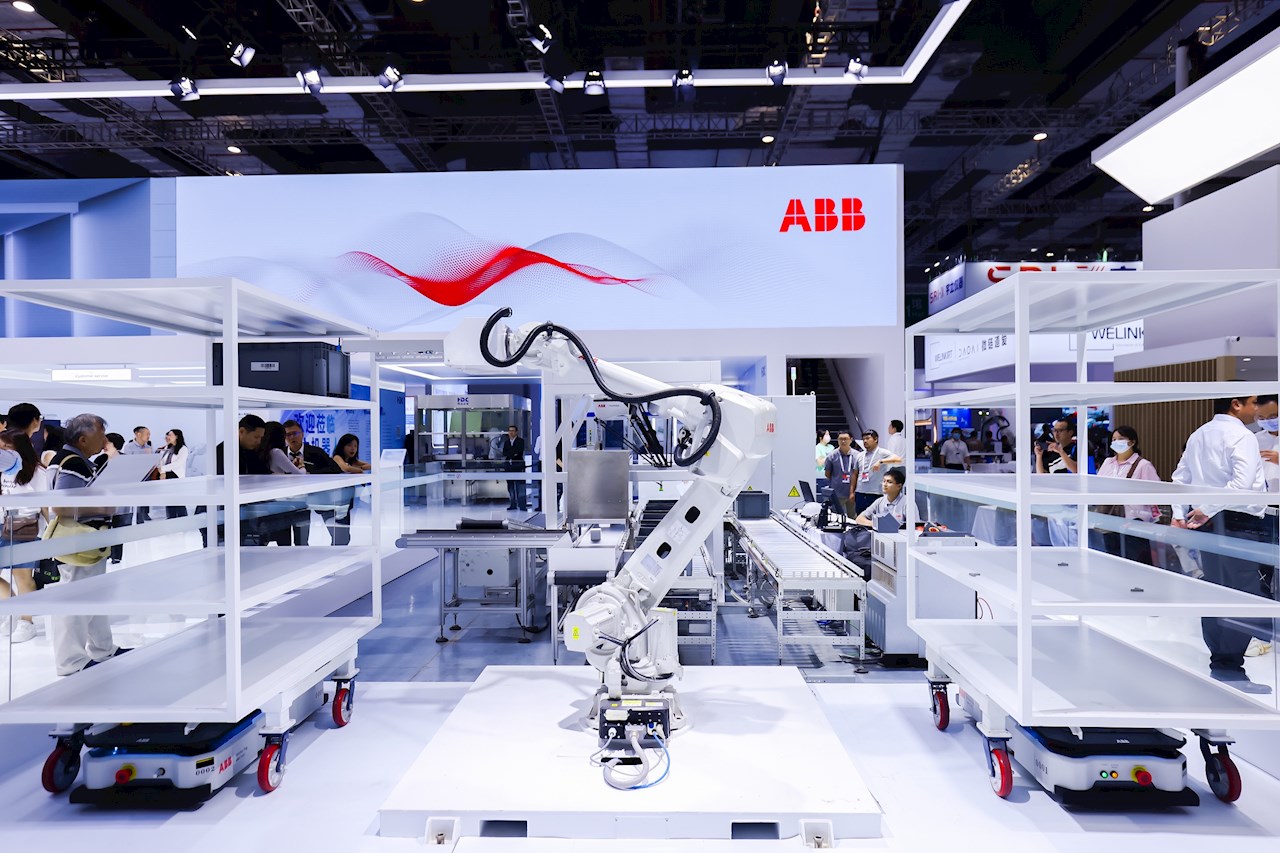 ABB在工博會上發布OptiFact? 軟件平臺和工業級教育機器人IRB 109